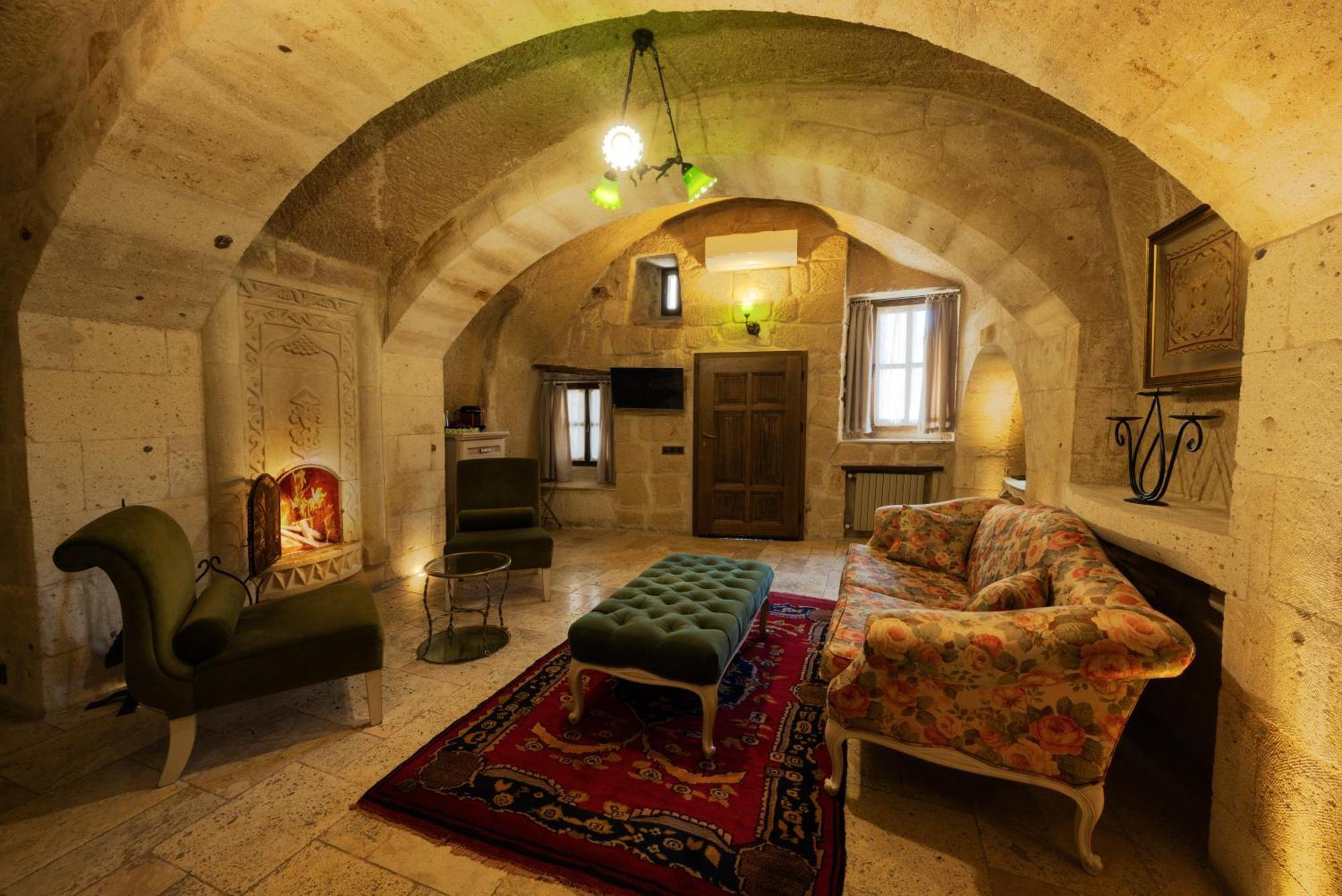 Tafoni Houses Cave Hotel Ortahisar Exterior photo